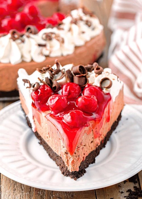 13 Simple & Nostalgic Father's Day Desserts, From Classic Pies To No-Bake Treats