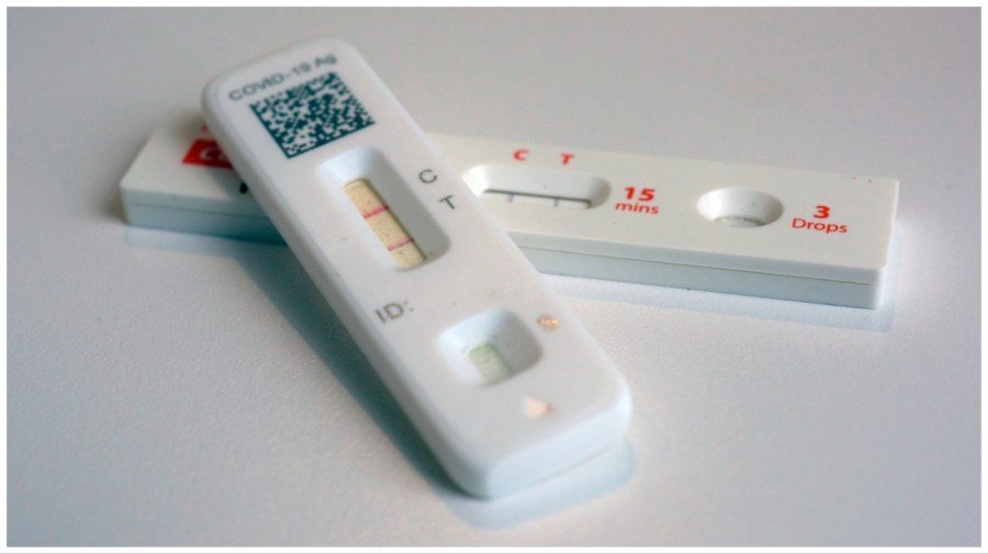 New COVID-19 variant causes 'razor blade throat'