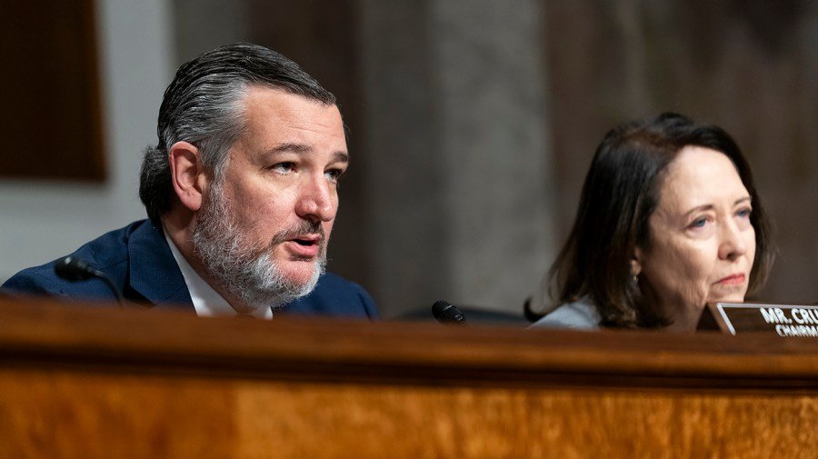 Senate parliamentarian allows GOP to keep ban on state AI rules