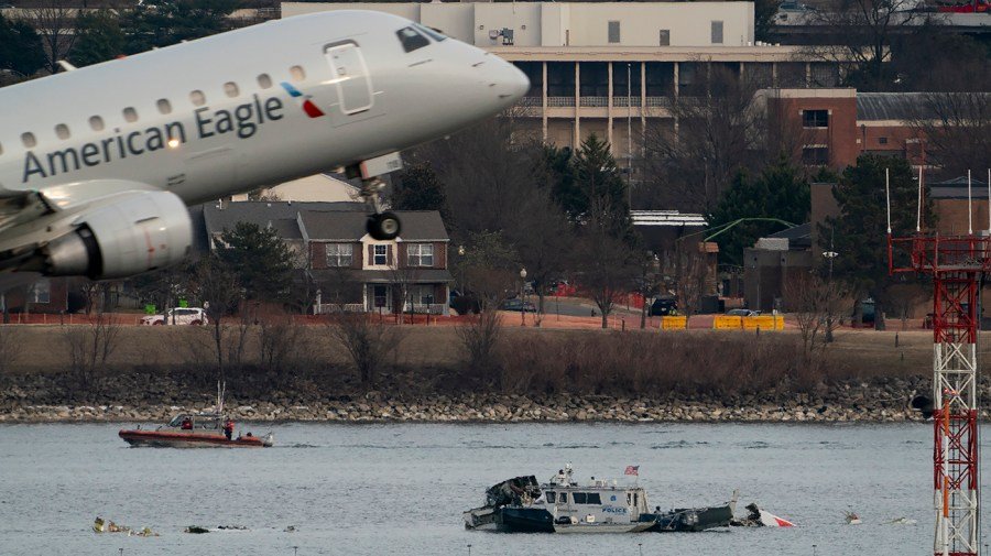 Democrats unveil air safety bill after deadly crash