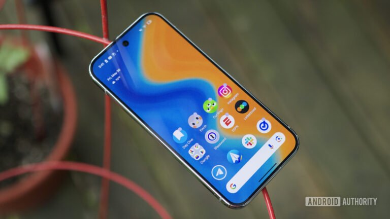 Android 16 QPR1 Beta 2 just made an iOS-style change to your status bar