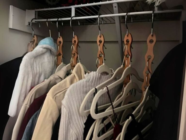Space-Saving Closet Hangers 6-Pack Only $7.99 on Amazon (Reg. $16)