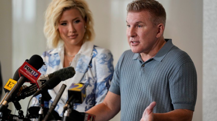 Veterans pay debts while reality TV elites get pardons