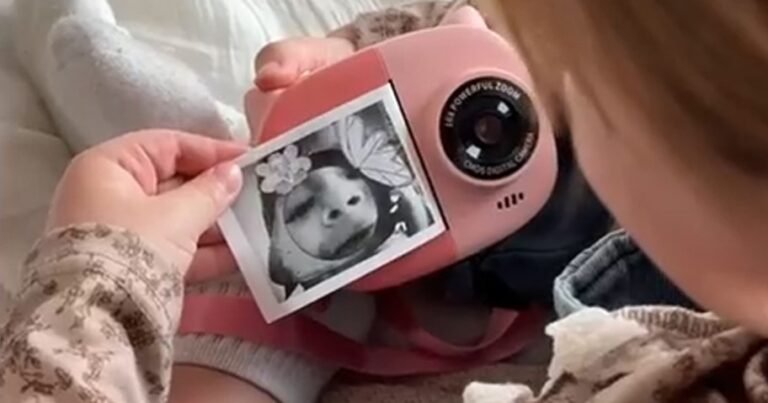 Kids Instant Print Digital Camera Just $14.99 on Amazon | Includes Memory Card, Photo Paper & More
