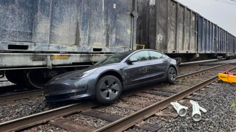 Tesla In 'Self-Drive Mode' Hit By Train After Turning Onto Train Tracks