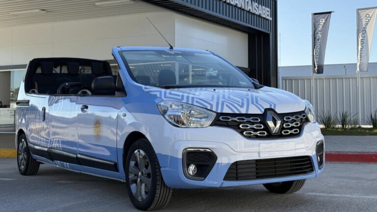 Renault Built A Bizarre One-Off Convertible Van Limousine To Shuttle People Around Its Factory