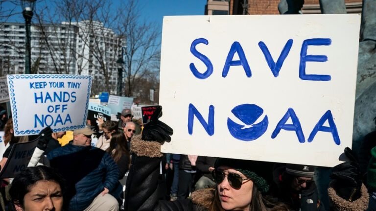 NOAA to discontinue some weather data, but delays cutoff