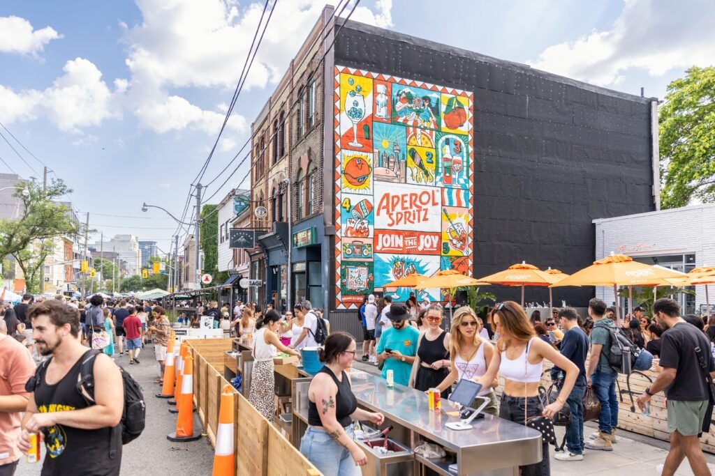 How to Enjoy Dining When It’s Hot AF Outside