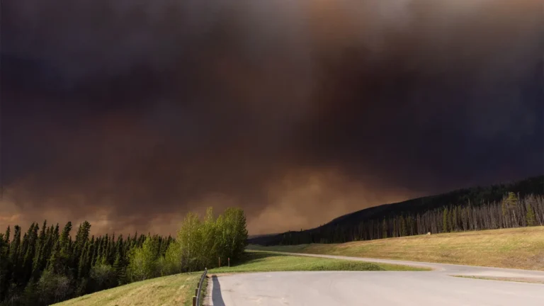 Where are the wildfires in Canada? Maps pinpoint the location of fires and air-quality threats from smoke