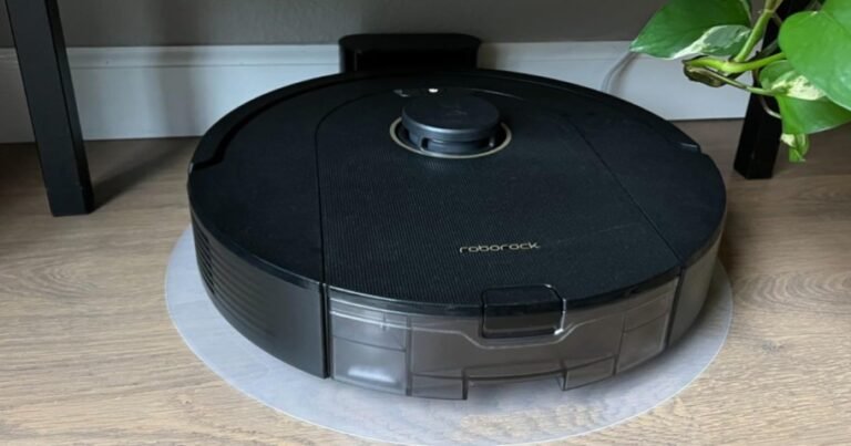 Score $120 Off This Roborock Robot Vacuum & Mop + Free Shipping on Amazon