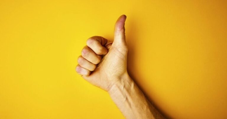 Surgeon replaces patient's lost thumb with toe