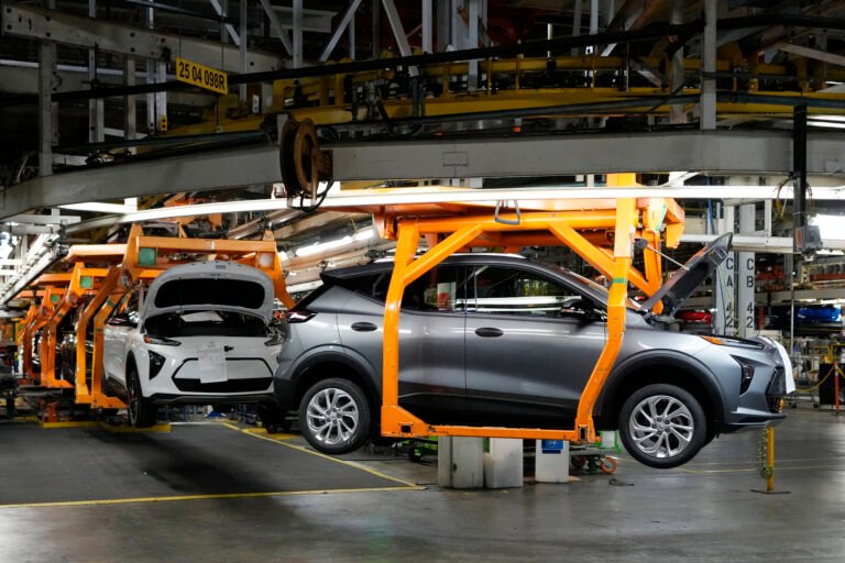 GM slow-rolls its all-EV aspirations