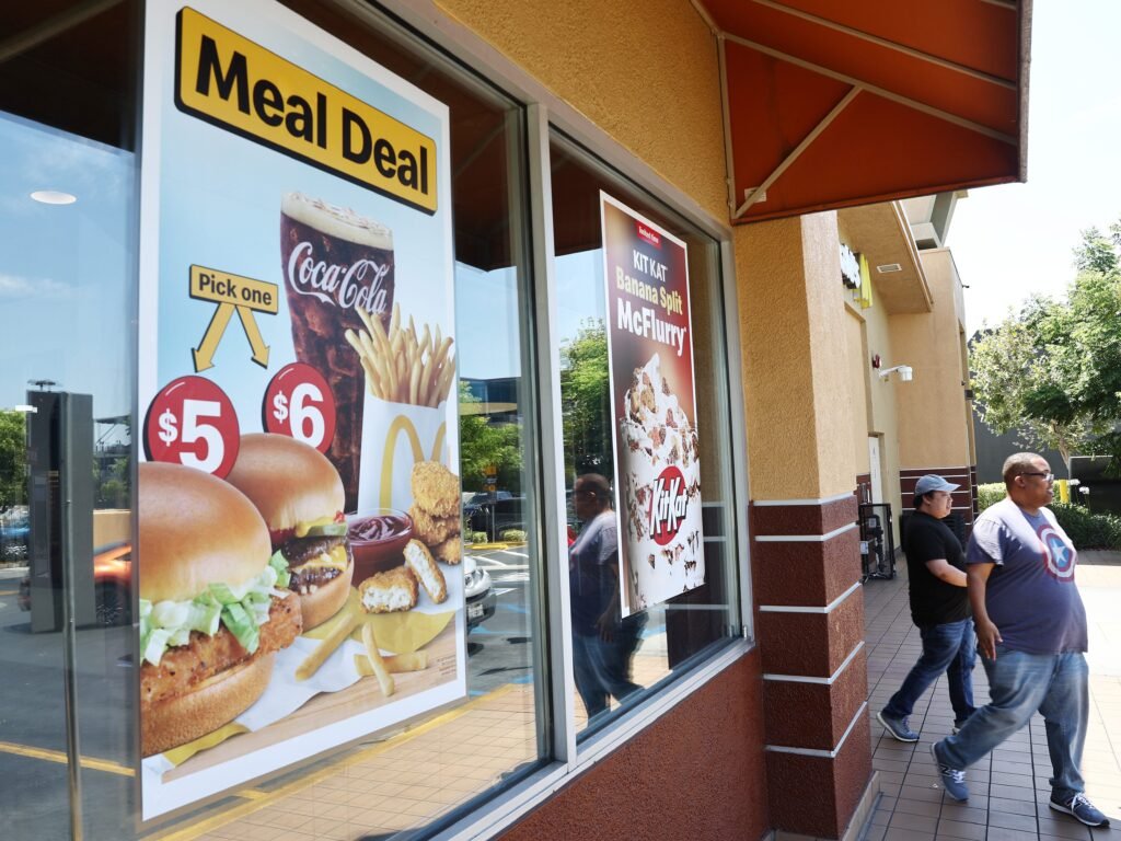 Diners say they're eating less at restaurants to save money. Spending data suggests that's not quite true.