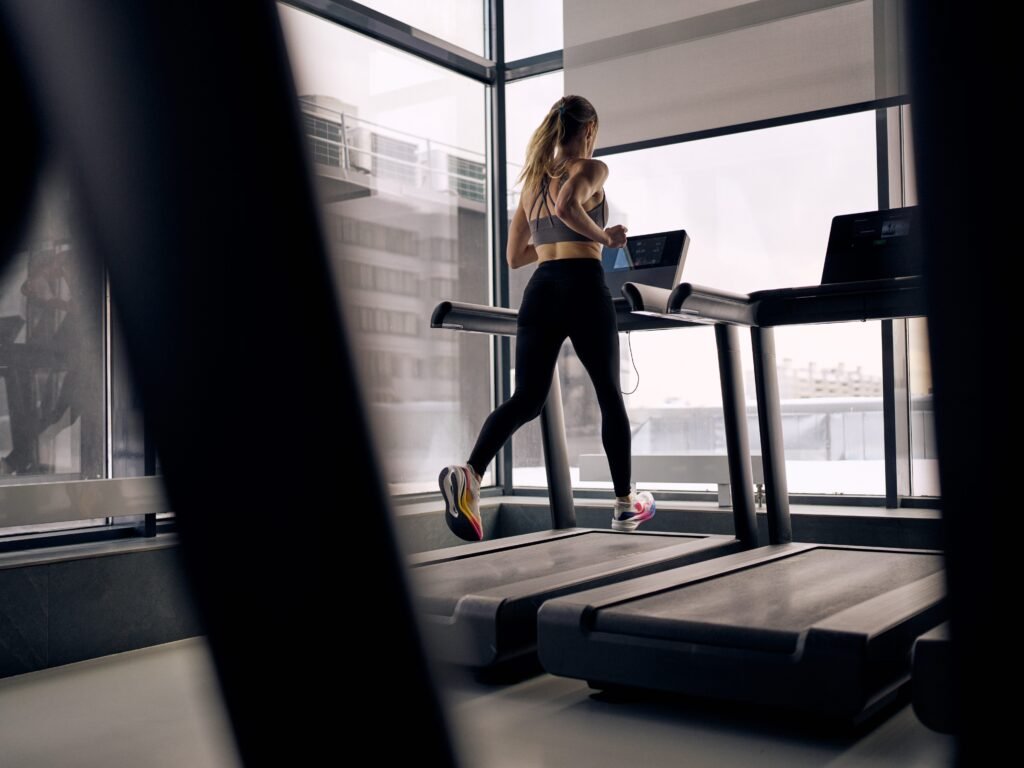 A cardiologist explains how to tell if your heart is aging too fast, and 4 tips to keep it young