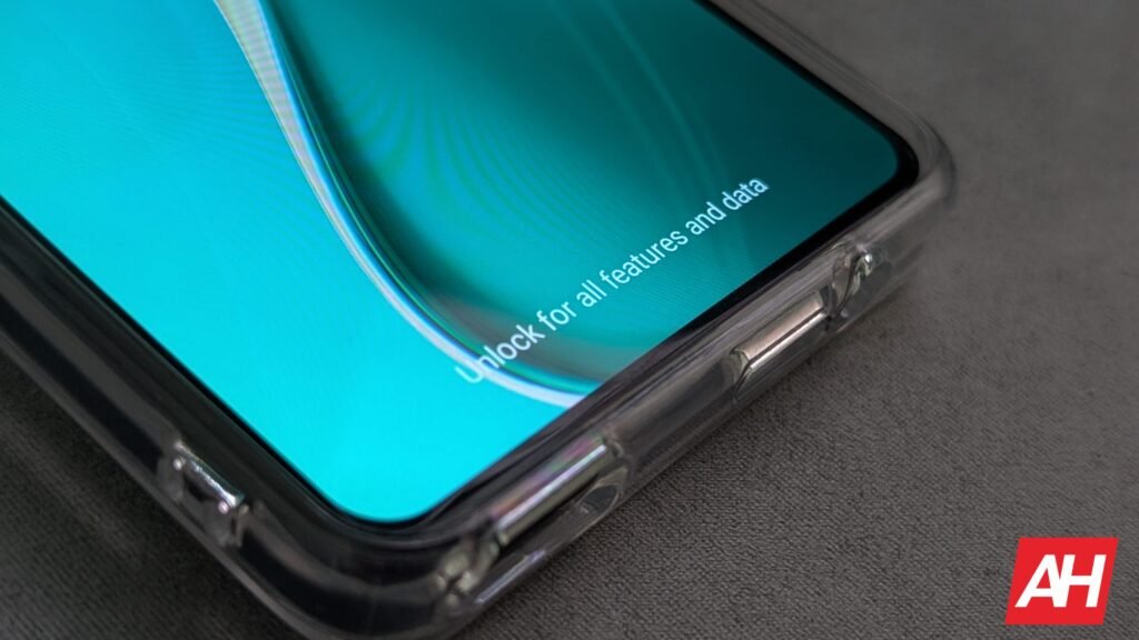 Android's Lock Screen Widgets Could Gain a Slick Background Blur