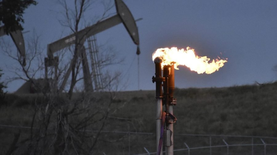 EPA delays methane restrictions for oil and gas