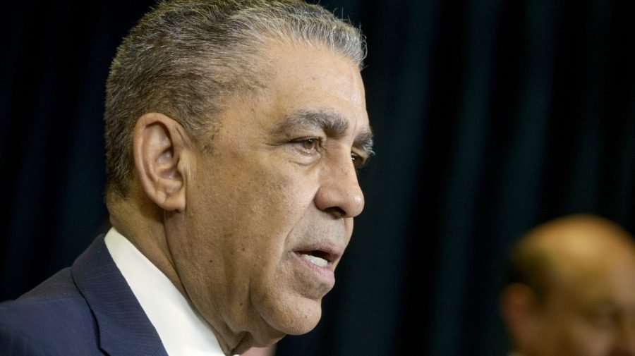 Adriano Espaillat endorses Mamdani after previously backing Cuomo