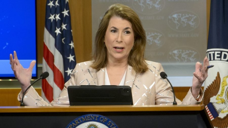 US targets Iran oil trade, Hezbollah with new sanctions
