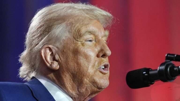 Trump signs executive order to push cities to curb homeless sleeping, drug use on streets
