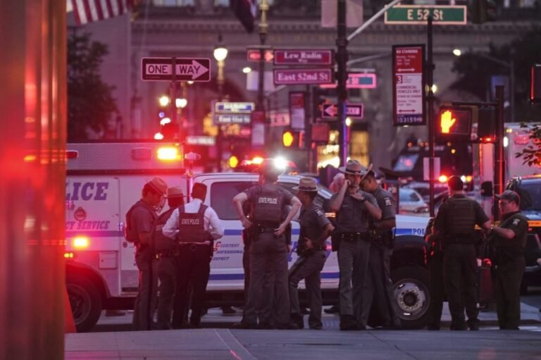 NYC mayoral candidates respond to shooting in Midtown Manhattan
