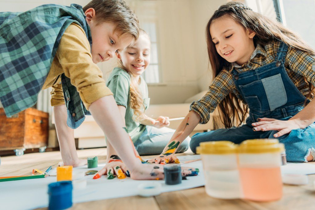 Ways to Encourage Creativity in Kids This Summer