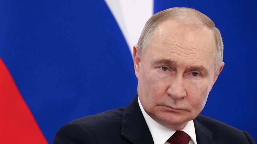 Trump must tell Putin: End the war in Ukraine or I will end your rule 