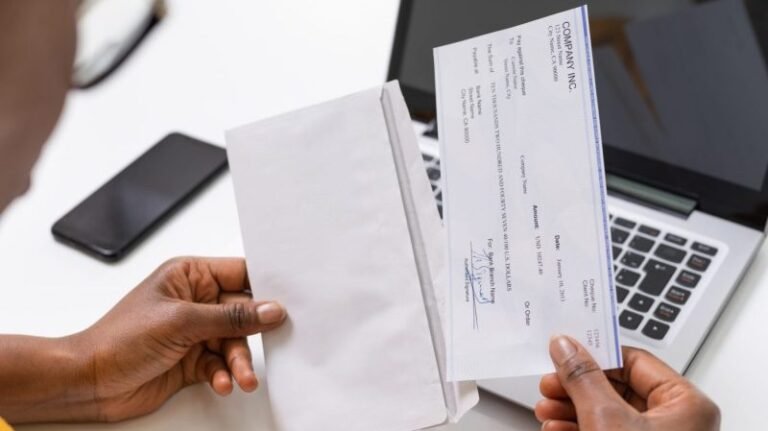 Who will — and won't — have a three-payday August