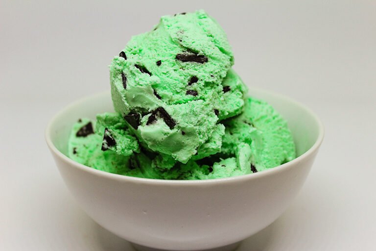 Mint Chocolate Chip Ice Cream Isn’t Good If It Isn’t Bright Green