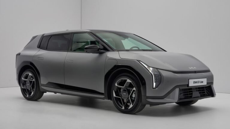 New Kia EV4 hatch 2025 - pictures
