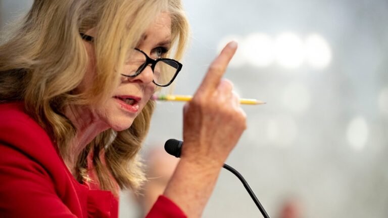 Blackburn says AI deal with Cruz is off