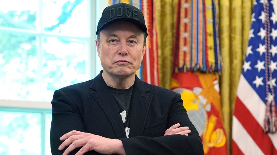 Musk touts Tesla chip deal with Samsung