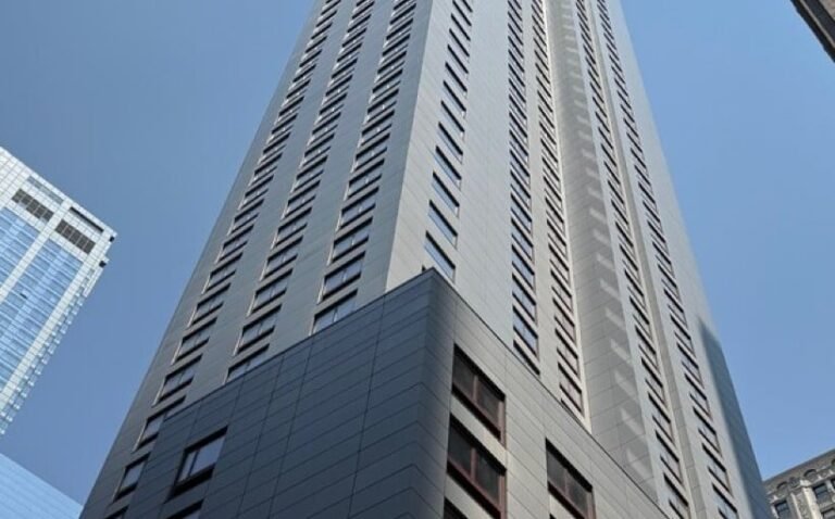 Hawkins Way Acquires Former Holiday Inn in Financial District