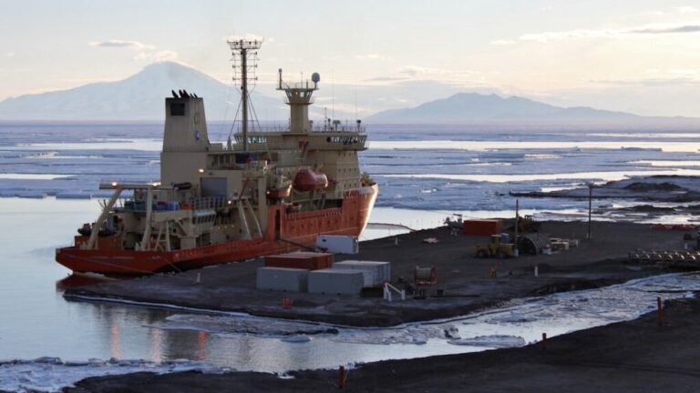 Scientists Ask NSF to Keep Only Antarctic Icebreaker Afloat