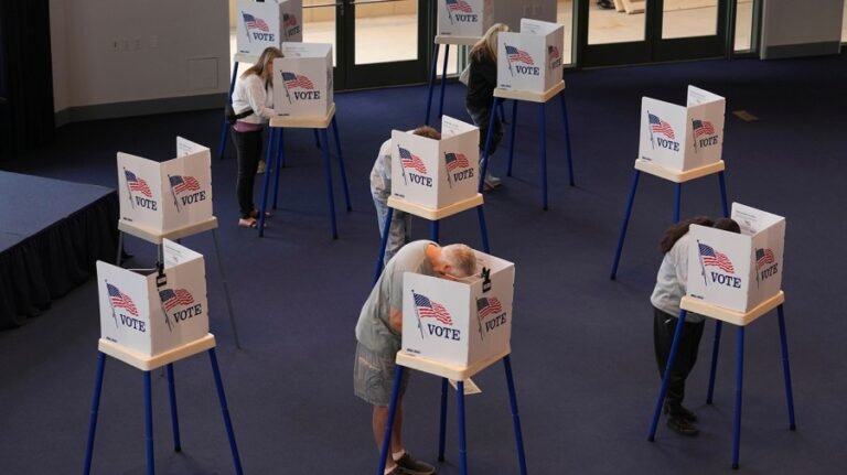 Democrats hear some criticism as redistricting talk picks up