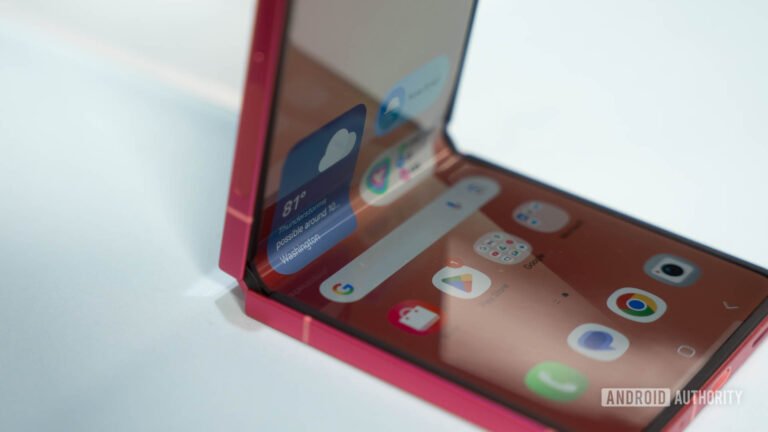 Worried about the Galaxy Z Flip 7’s screen durability? Here’s what Samsung says.