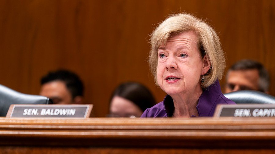 Senate Democrat: Trump economy full of 'uncertainty,' 'chaos'