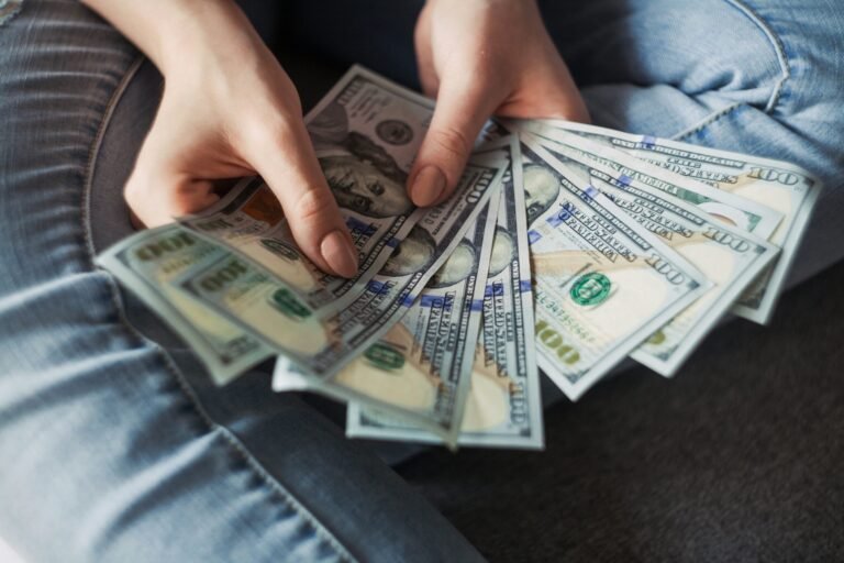 Looking For A Holistic Approach to Financial Planning: Follow These 8 Steps