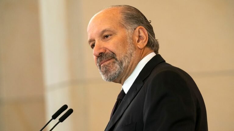 Lutnick says tariffs set in place Aug 1: 'No extensions. No more grace periods.'