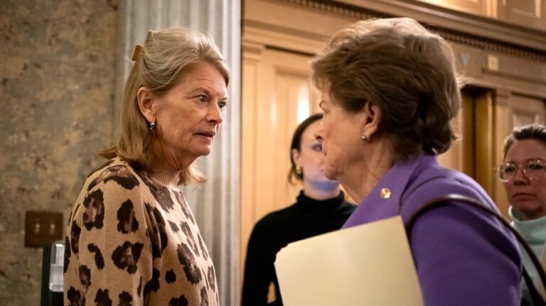 Bipartisan pair of senators seek billions in new Ukraine aid