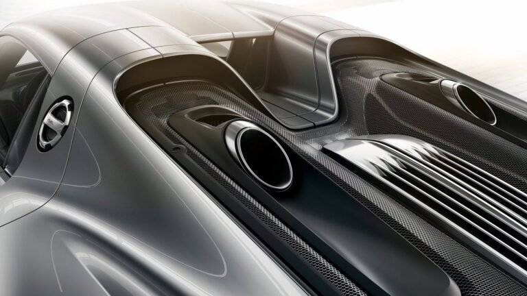 The Most Stunning Exhaust Pipe Designs in Modern Sports Cars and Supercars