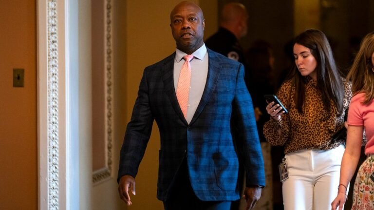 Senate panel advances bipartisan housing bill