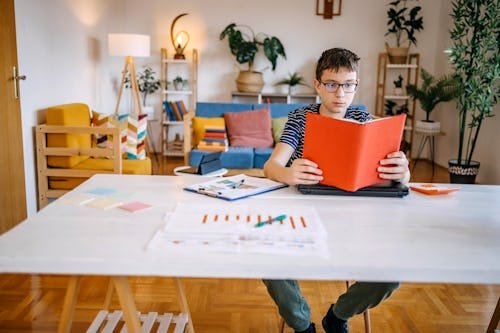 7 Essential Parenting Books To Help Your Kid Thrive In School