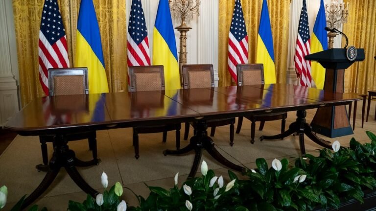 Ukraine hawks fume over weapons freeze; GOP mostly holds fire