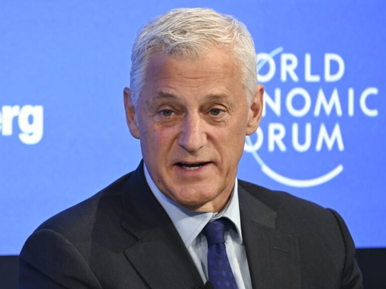 Standard Chartered CEO says this is the reason he won't make staff return to the office