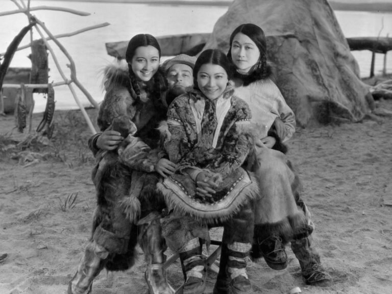 22 vintage photos of Alaska from before it became a state