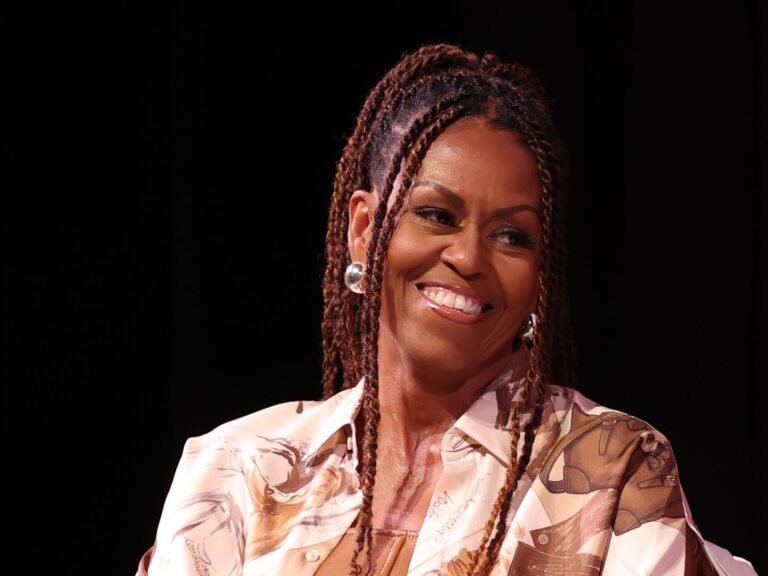 Michelle Obama's relationship advice for her daughters: 'Date a lot'
