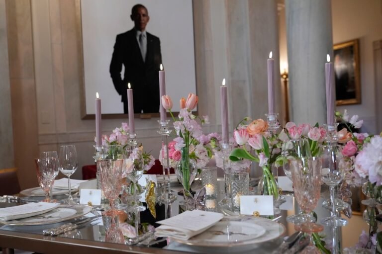 Trump moves Obama, Bush portraits out of visitors’ view