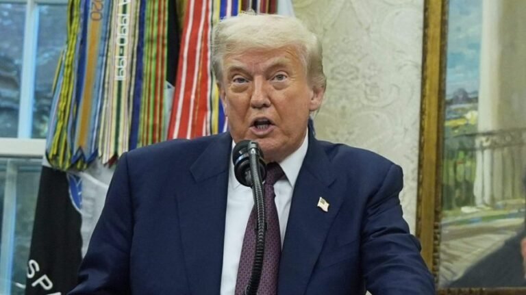 Trump signs executive order targeting debanking