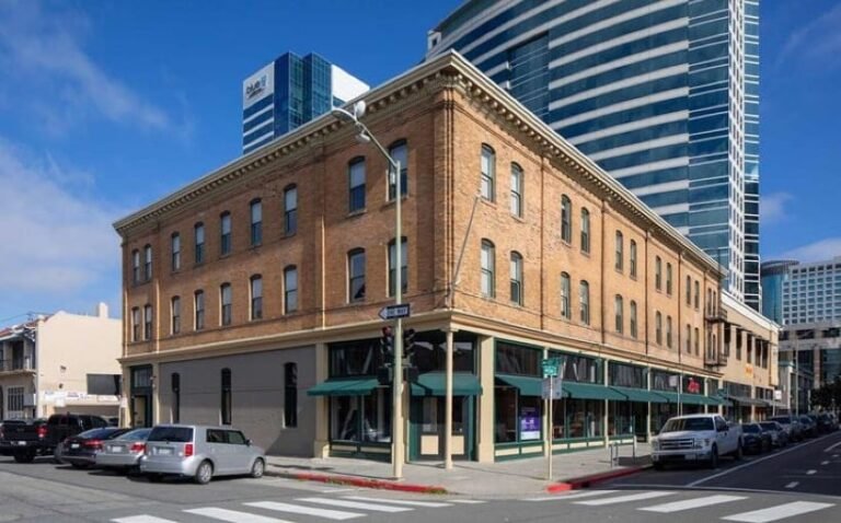 Oakland Offices Under New Ownership; Metro Services Signed as Anchor