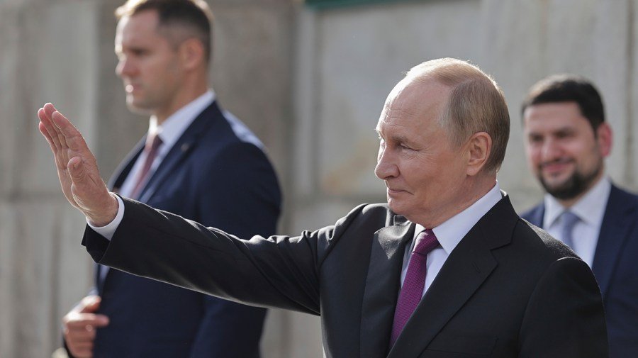 Putin flexes India, China ties ahead of planned Trump meeting